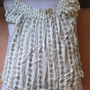 Tilly's Black and Cream Floral Blouse